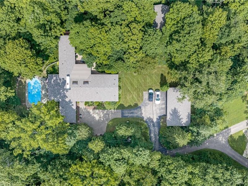 2036 W Alex Bell Road, West Carrollton, OH 45459 Photo 2