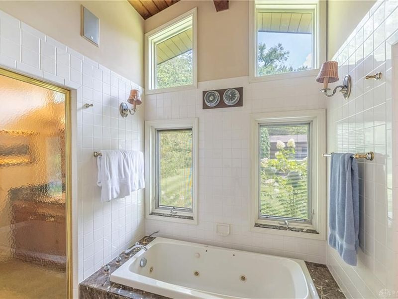 2036 W Alex Bell Road, West Carrollton, OH 45459 Photo 28