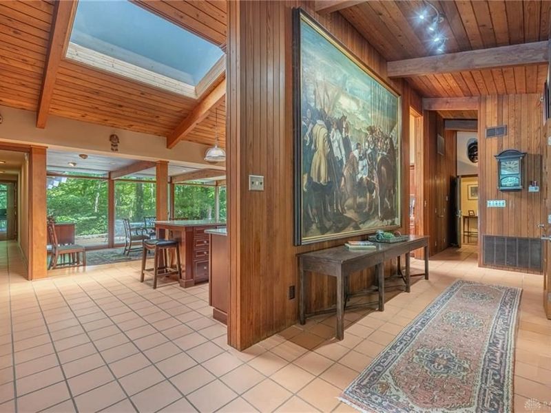2036 W Alex Bell Road, West Carrollton, OH 45459 Photo 6