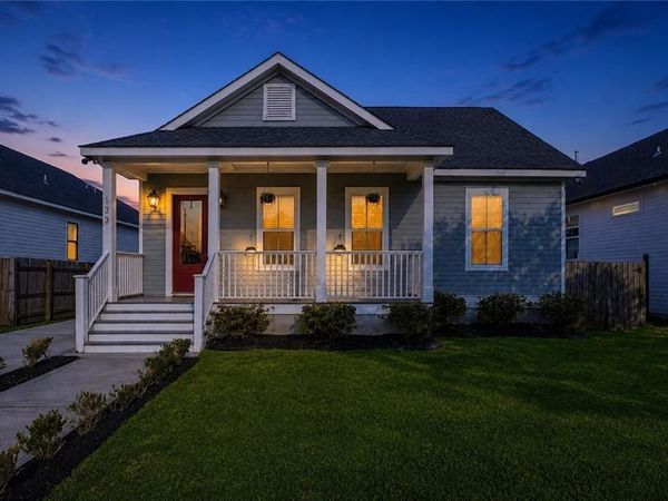 133 SEAL Drive, Arabi, LA 70032