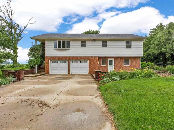 2209 44th Ave, Homestead, IA 52236