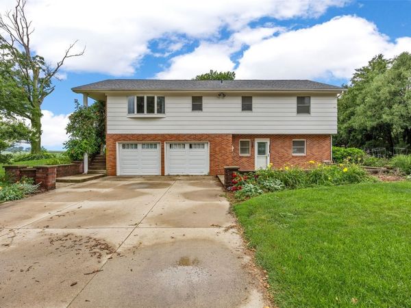 2209 44th Avenue , Homestead, IA 52236