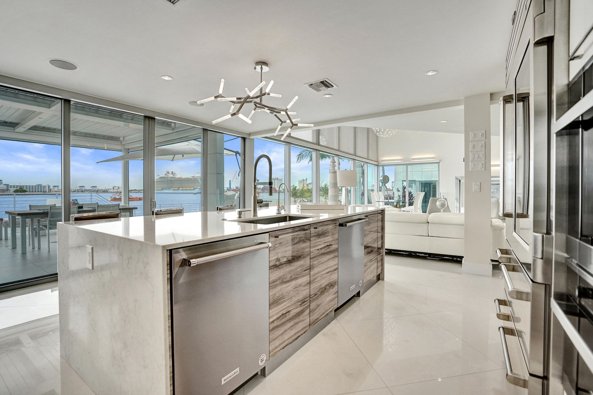 2200 SE 21st Drive, Fort Lauderdale, FL 33316 Photo