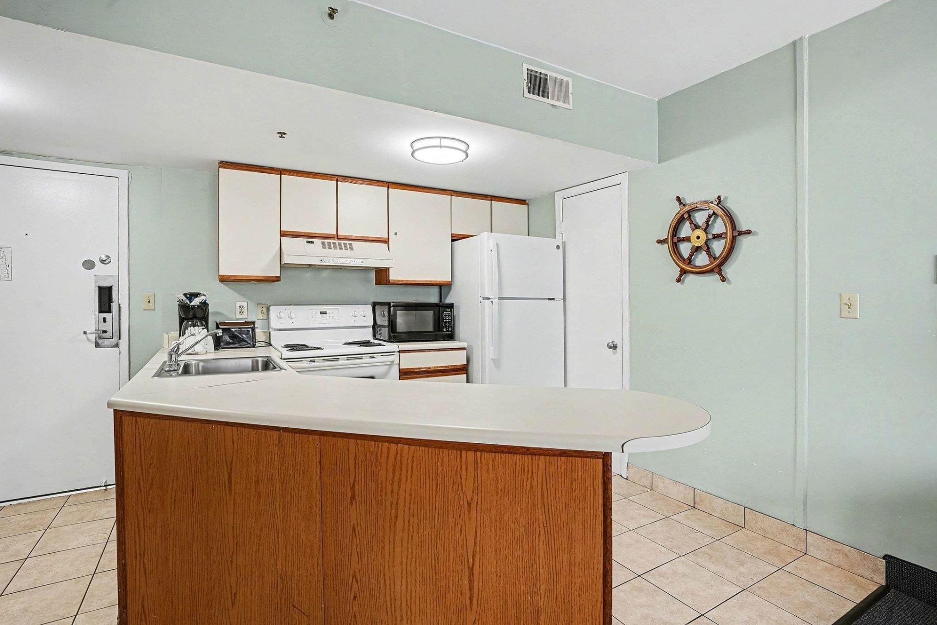 1605 S Ocean Blvd. Photo 10