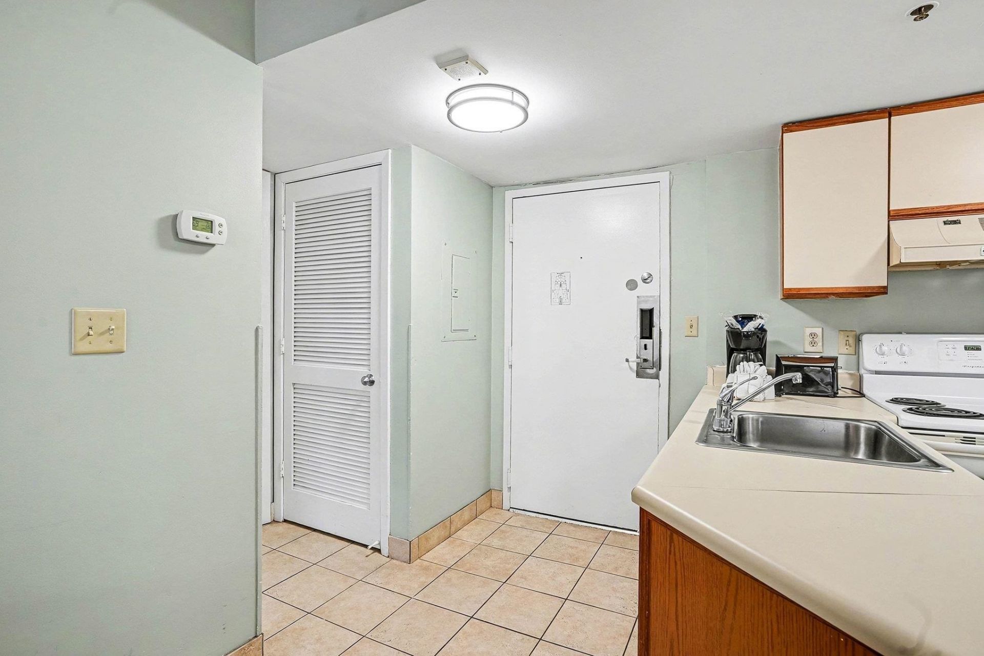 1605 S Ocean Blvd. Photo 12