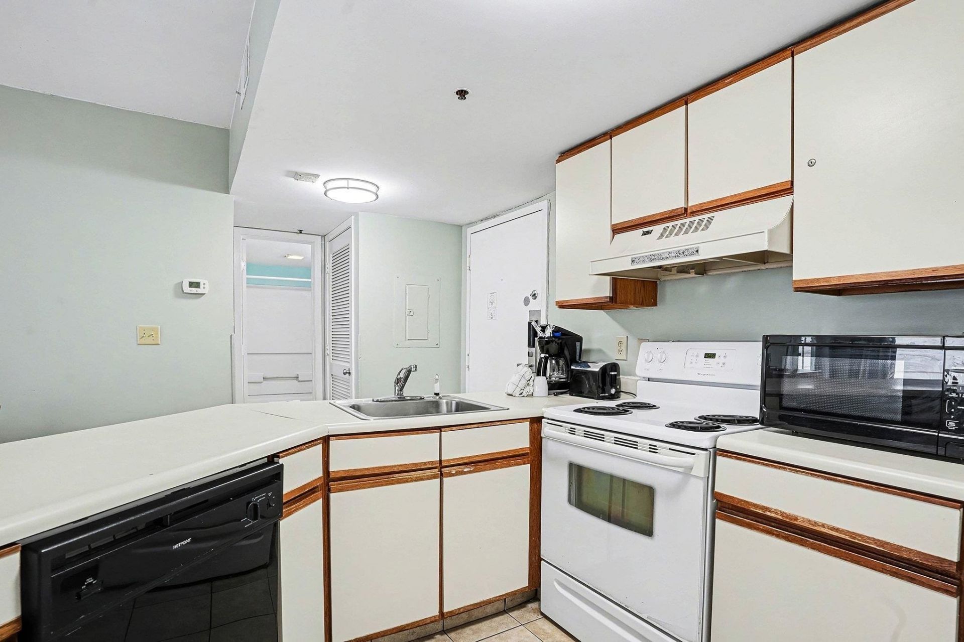 1605 S Ocean Blvd. Photo 8