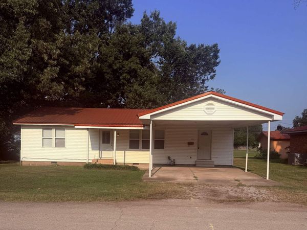 411 S Greenville Street, Rector, AR 72461