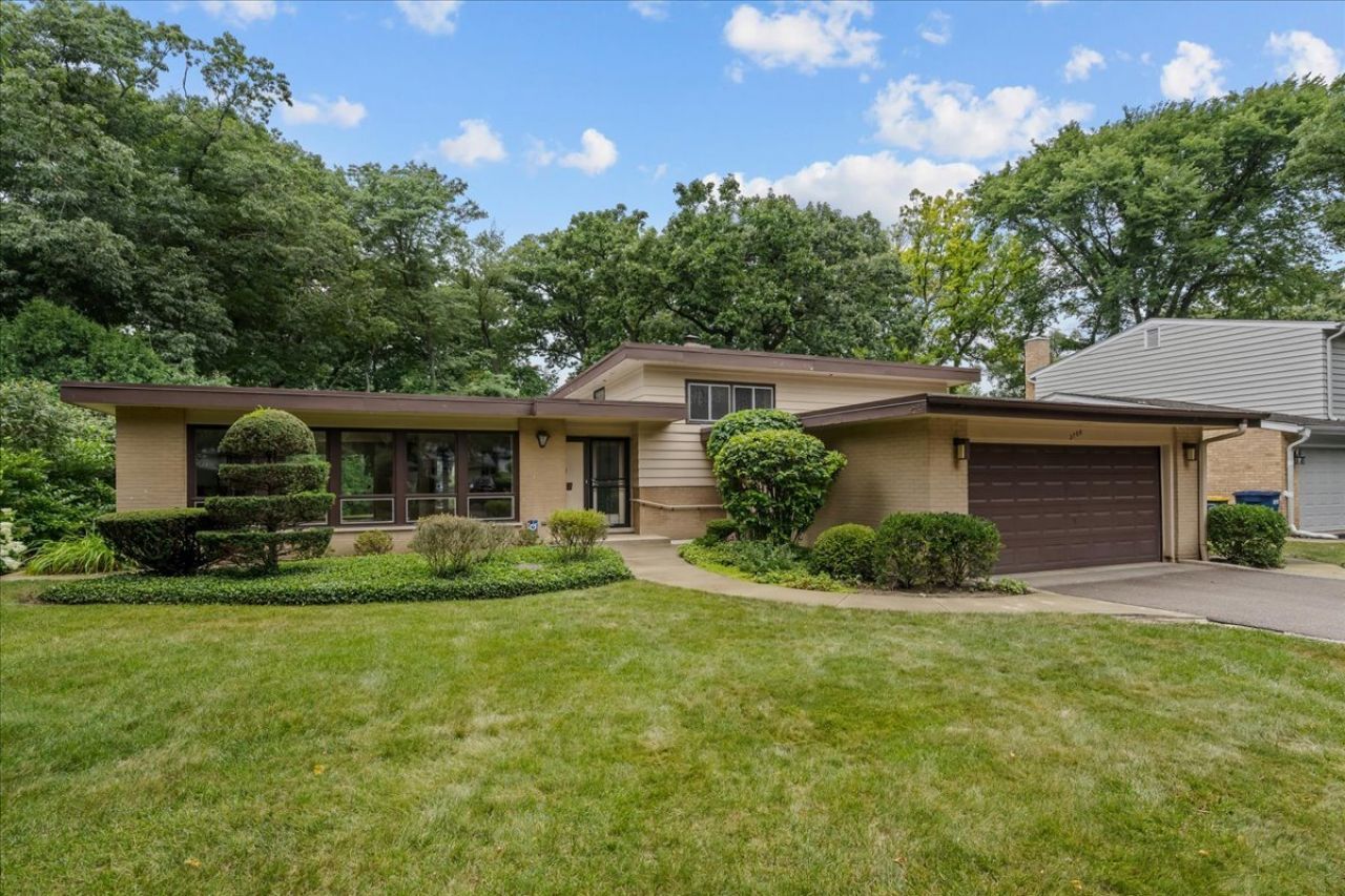 2708 Summit Avenue, Highland Park, IL 60035 Main Photo