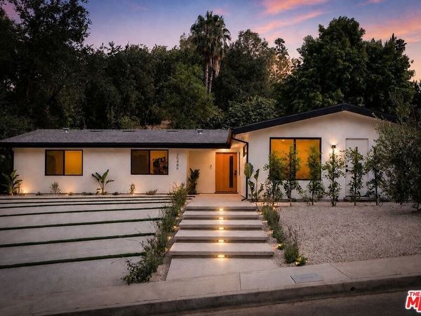 20466 Miranda Street , Woodland Hills, CA 91367