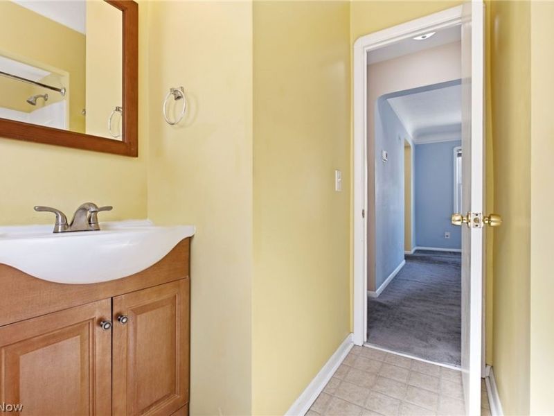 2915 Tampa Avenue, Cleveland, OH 44109 Photo 15