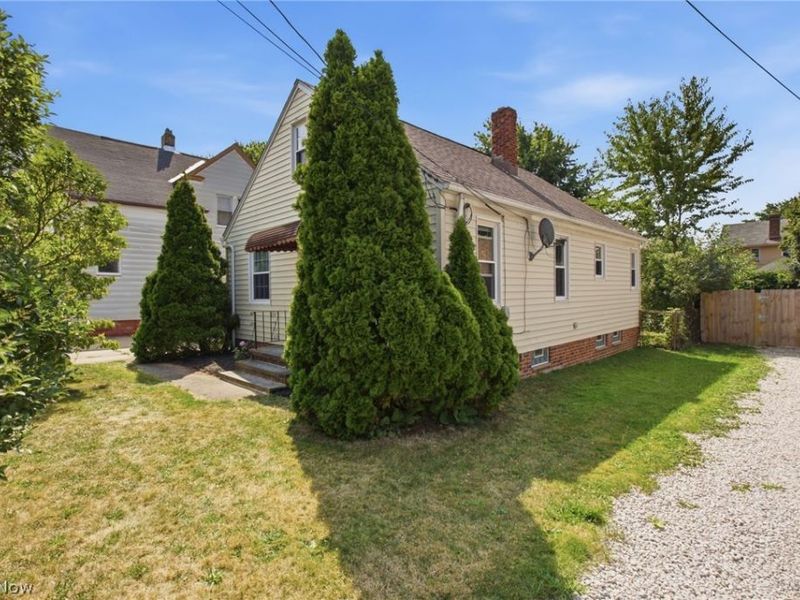 2915 Tampa Avenue, Cleveland, OH 44109 Photo 2