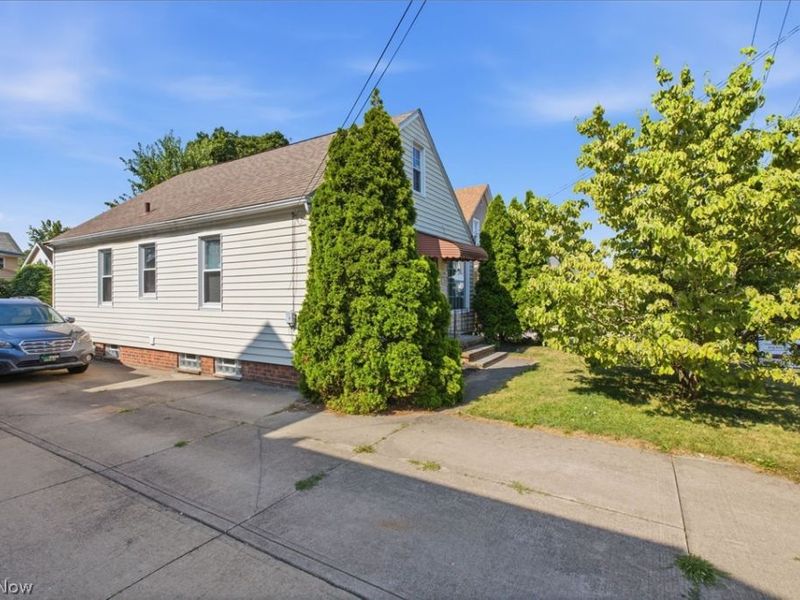 2915 Tampa Avenue, Cleveland, OH 44109 Photo 3