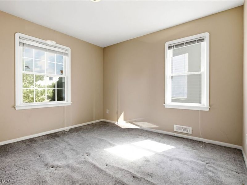 2915 Tampa Avenue, Cleveland, OH 44109 Photo 9