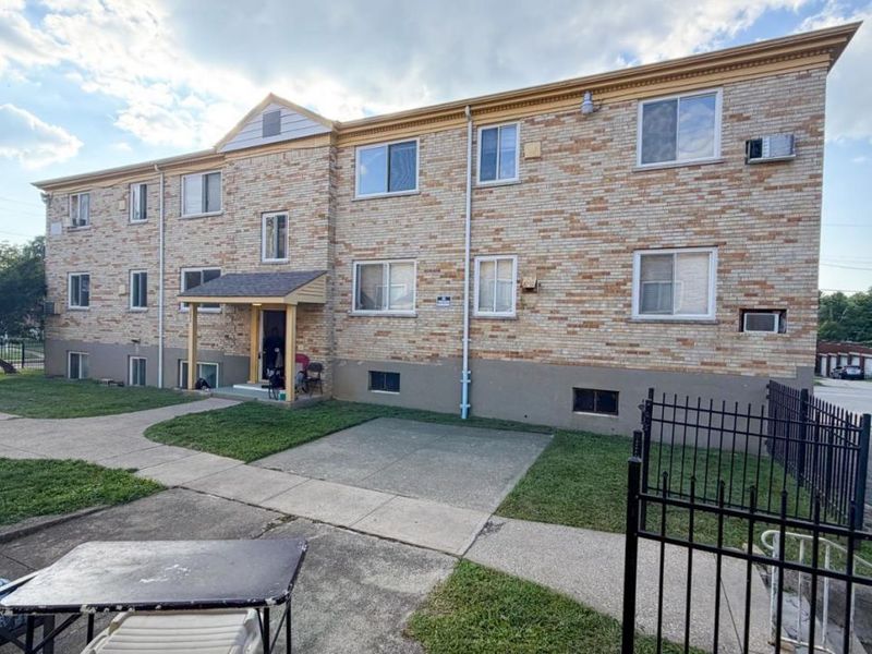 2896 Harrison Avenue, Cincinnati, OH 45211 Photo 27