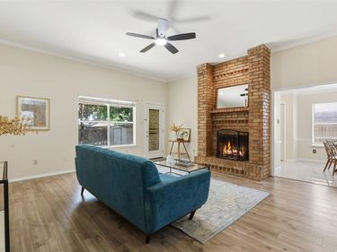 7229 Laurelhill Court S, Fort Worth, TX 76133