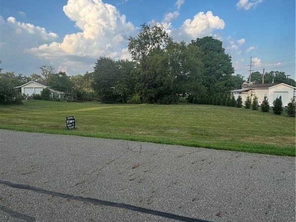 Menegay Road , Louisville, OH 44641