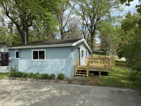 805 Woodland Terrace , Valparaiso, IN 46383