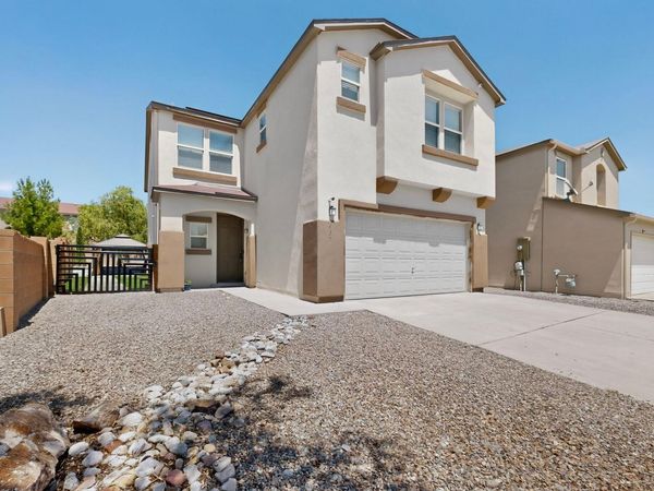 437 Luminoso Drive NW, Albuquerque, NM 87121