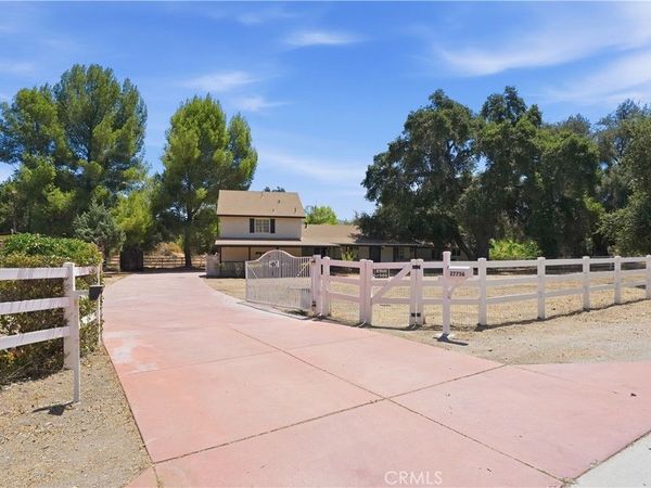 27756 Sand Canyon Rd., Canyon Country, CA 91387