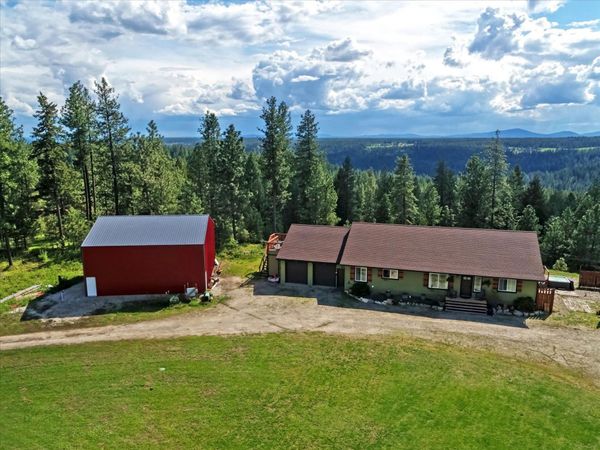 704 Mccammon Rd, Elk, WA 99009