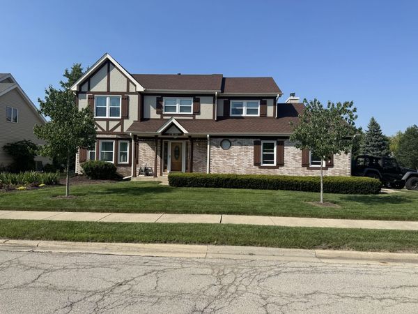 27W390 Waterford Drive, Winfield, IL 60190