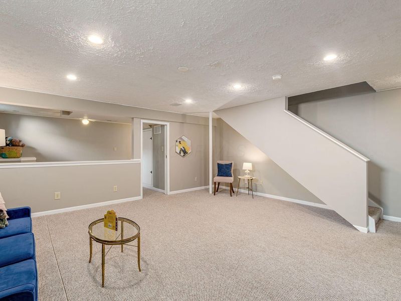 304 Meadow Ash Drive , Lewis Center, OH 43035 Photo 14