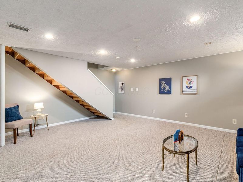 304 Meadow Ash Drive , Lewis Center, OH 43035 Photo 15