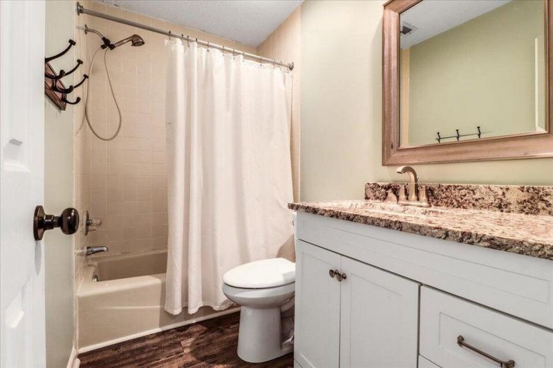 410 Yacht Harbor Court Photo 13