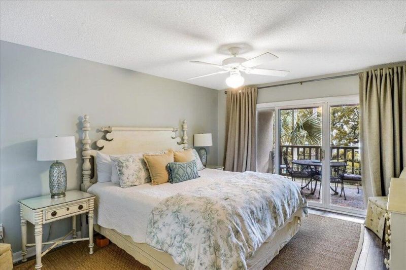 410 Yacht Harbor Court Photo 16
