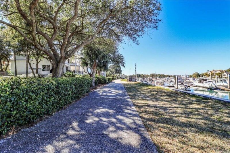 410 Yacht Harbor Court Photo 24