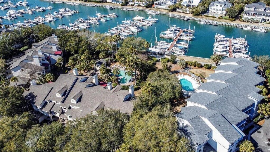 410 Yacht Harbor Court Photo 25