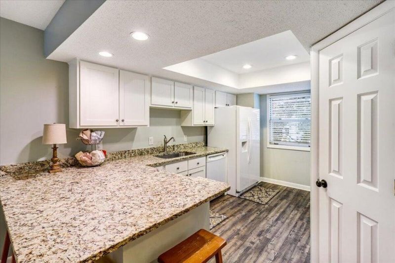 410 Yacht Harbor Court Photo 7