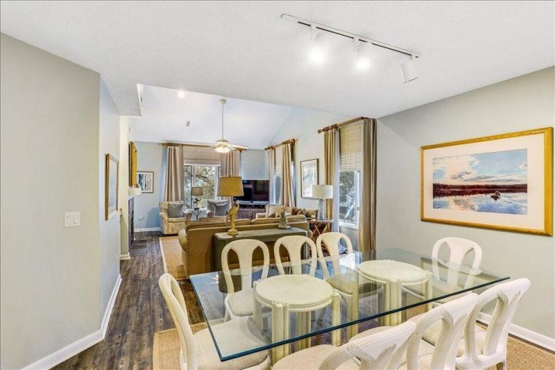 410 Yacht Harbor Court Photo 8