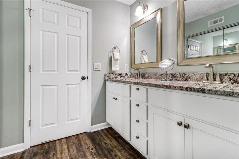 410 Yacht Harbor Court Photo 9