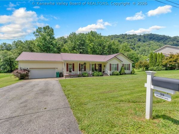 39 Meadow Lane, Belle, WV 25015