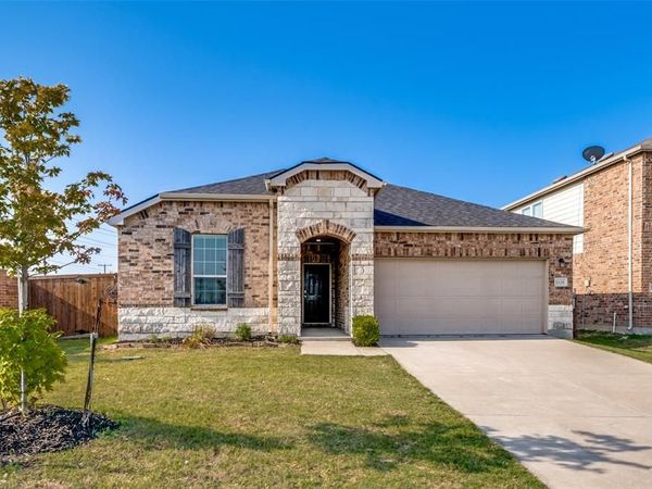 1926 Trace Drive, Aubrey, TX 76227