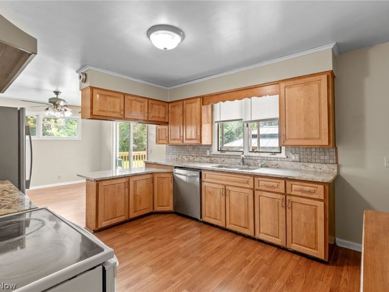 12685 Primrose Drive NE, Hartville, OH 44632 Photo 20