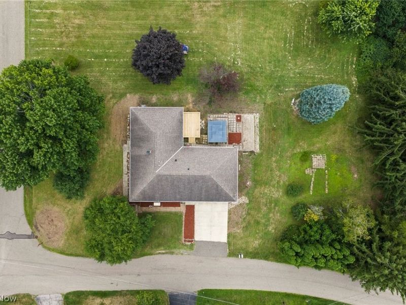 12685 Primrose Drive NE, Hartville, OH 44632 Photo 8