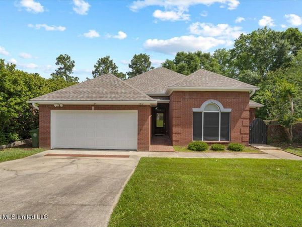 131 Shadow Lake Drive, Hattiesburg, MS 39402