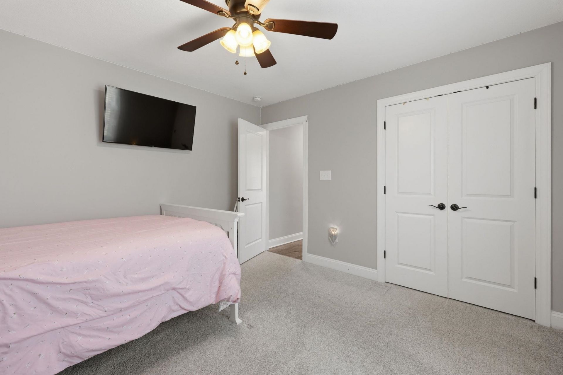 4100 Edwards Rd.  Photo 23