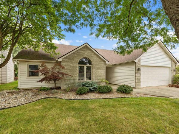 10911 Mill Lake Cove, Fort Wayne, IN 46845