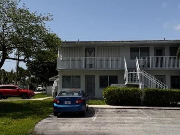 2020 NE 51st Court, Unit 101, Fort Lauderdale, FL 33308