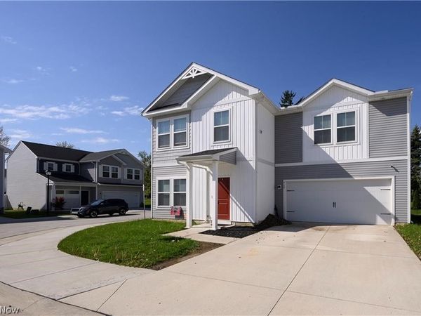 460 Auld Farm Circle , Akron, OH 44320