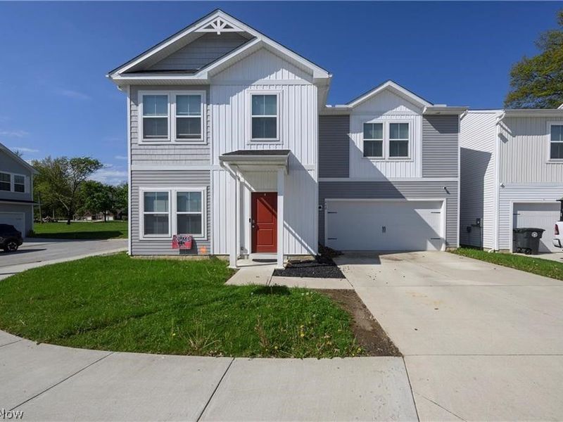 460 Auld Farm Circle , Akron, OH 44320 Photo 2