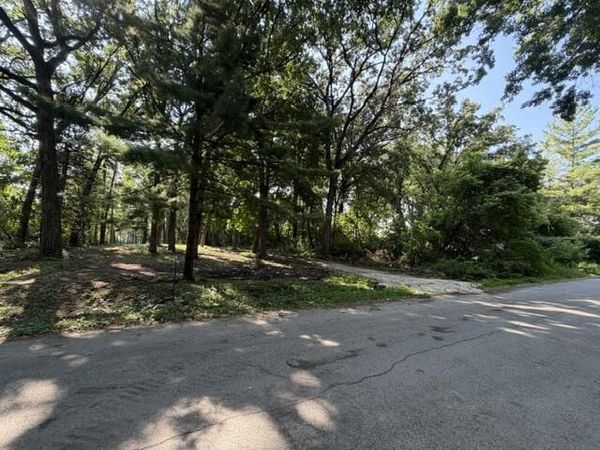 N1926 River Oaks Rd, Portland, WI 53579