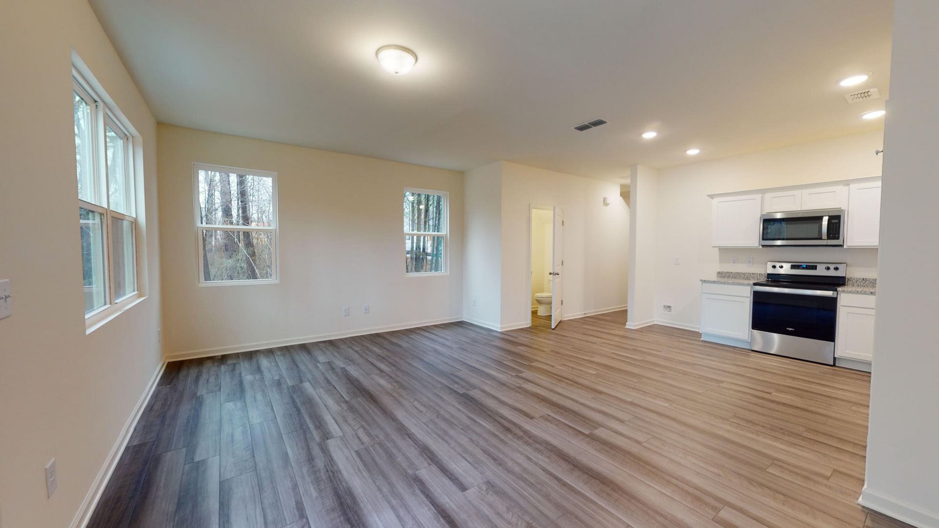 446 Colchester Court Photo 11