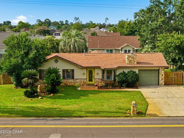 914 Venetian Way , Panama City, FL 32405