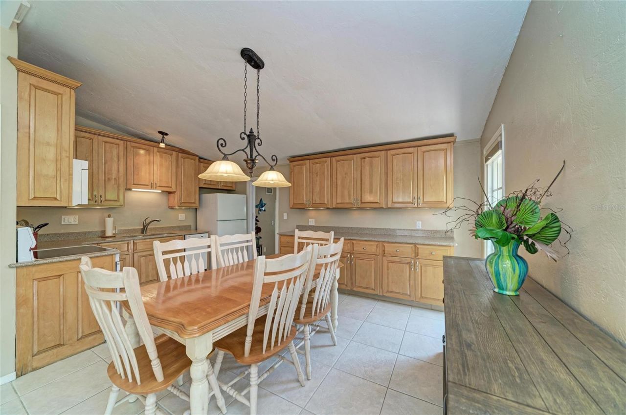 2711 Avenue C, Holmes Beach, FL 34217 Photo