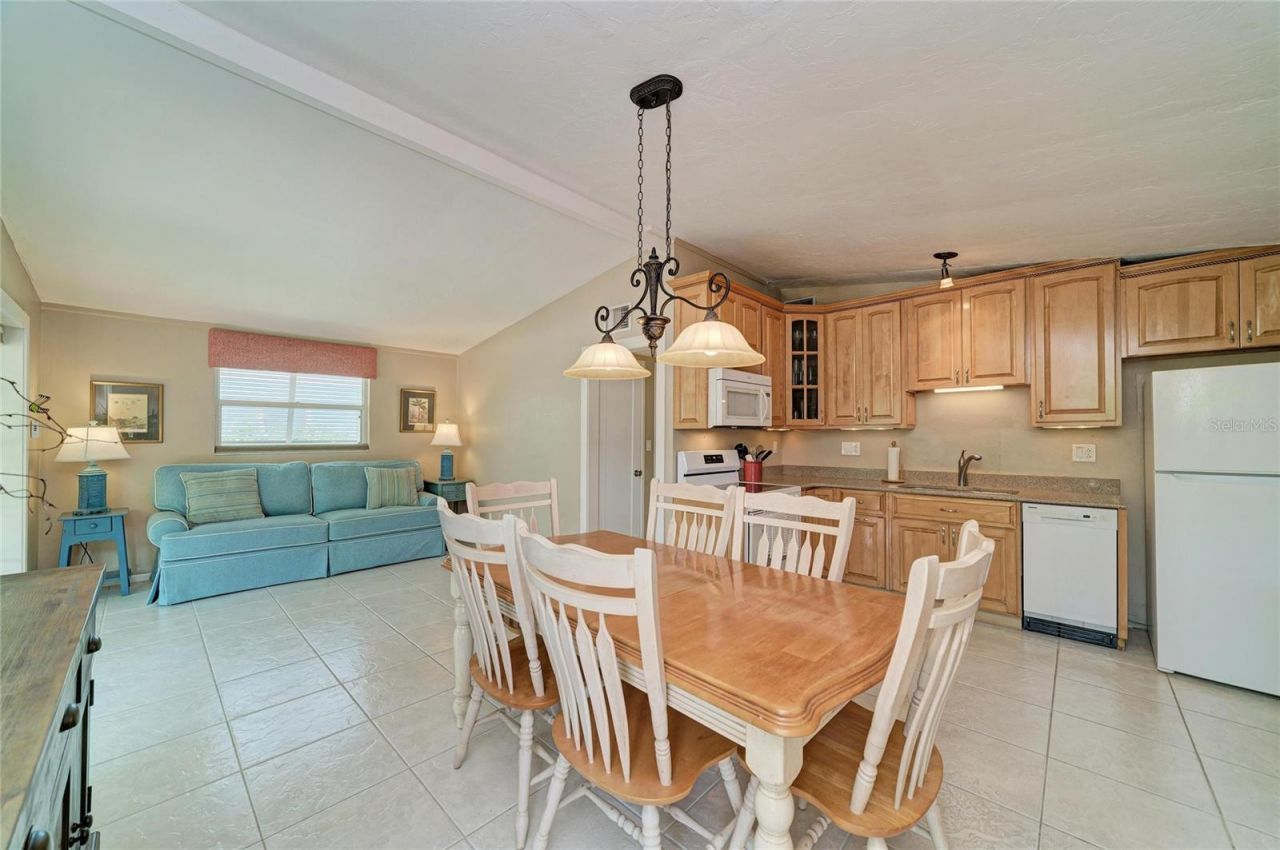 2711 Avenue C, Holmes Beach, FL 34217 Photo