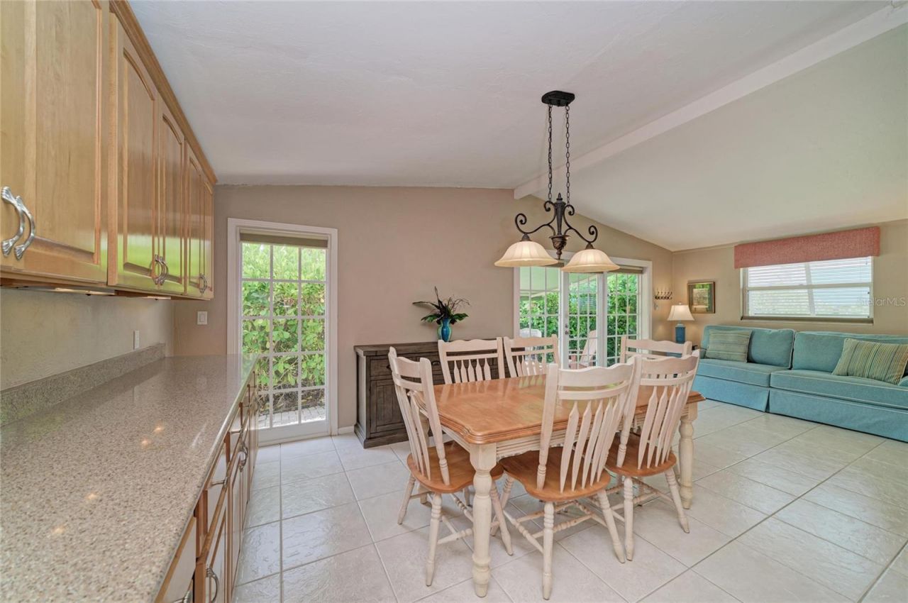 2711 Avenue C, Holmes Beach, FL 34217 Photo